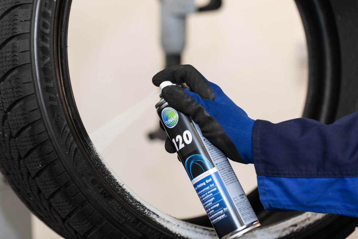 Montage-Gel aus der Aerosoldose